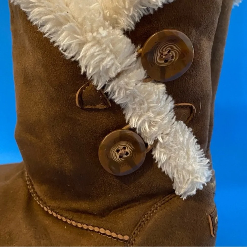 Makalu‎ Boots Women’s Size 7.5 Brown Pull On Faux Fur Lining Button